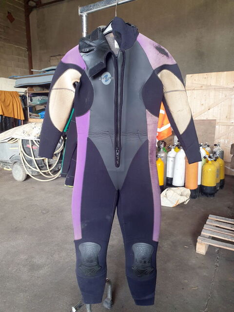 Combinaison AQUA LUNG T4 Femme 7mm 70 Tours (37)