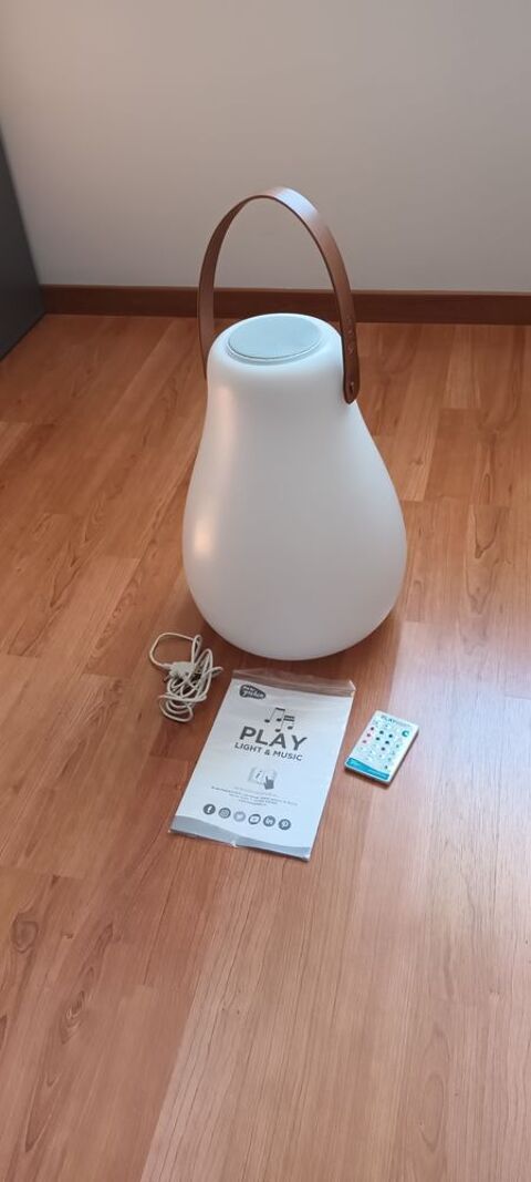 Lampe  NOMADE  avec enceinte rechargeable pour extérieur, 40 Noyarey (38)