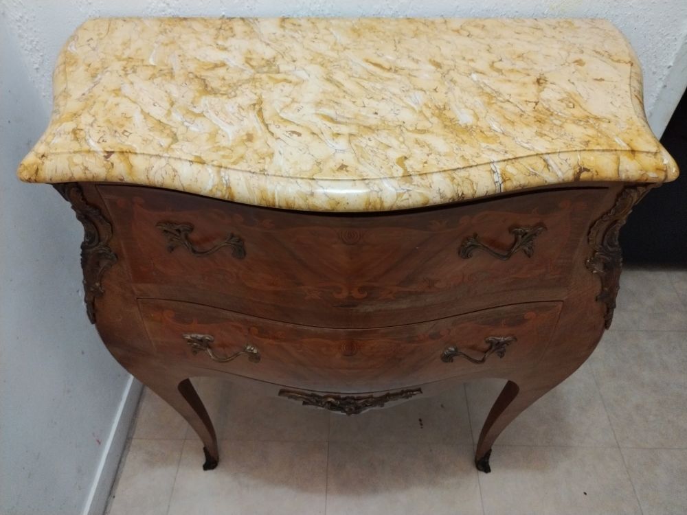 meuble ancien (style Louis xv) en bois
avec tablette en marbre Meubles