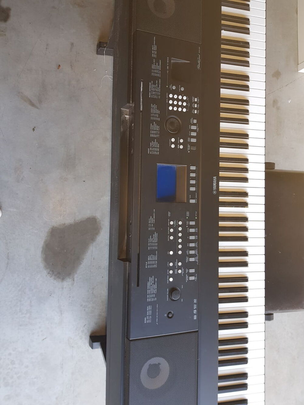Piano num&eacute;rique yamaha DGX650 Instruments de musique