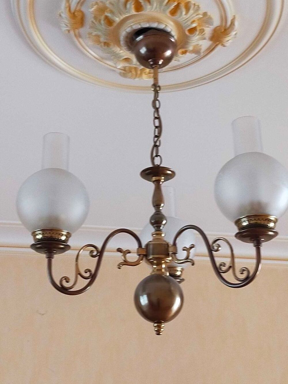 plsrs meubles objets de d&eacute;co en bloc ou s&eacute;par&eacute;ment Meubles