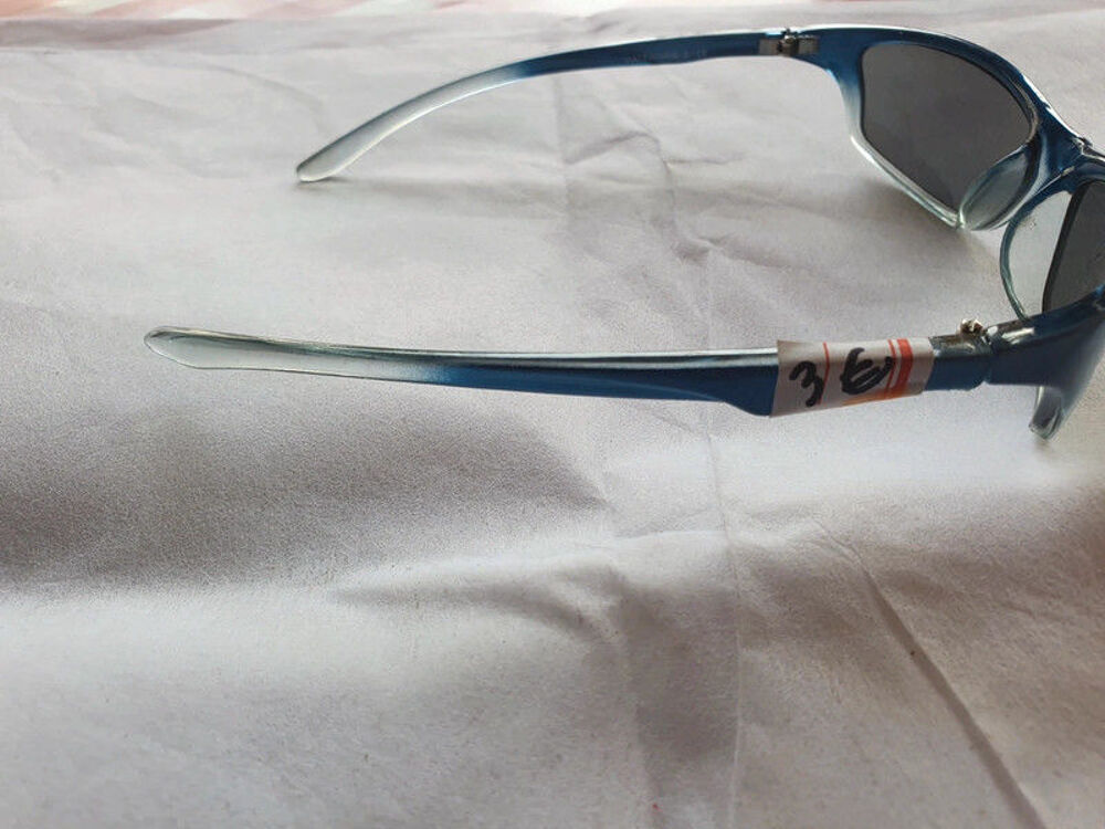 Lunette de soleil 
Bijoux et montres