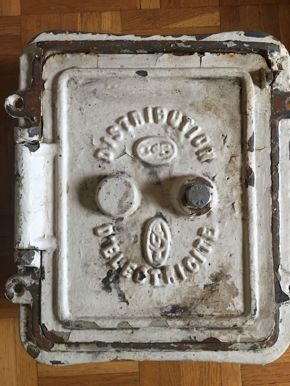 Objet de d&eacute;coration &agrave; restaurer en fonte Décoration