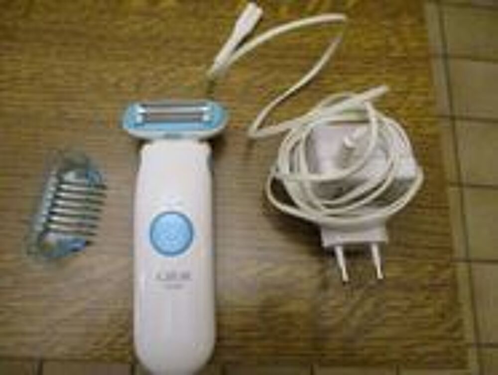 Rasoir f&eacute;minin pour r&eacute;cup&eacute;ration de pi&egrave;ces Electroménager