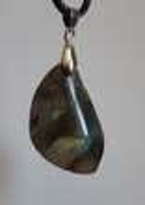 pendentif pierre Labradorite Bijoux et montres