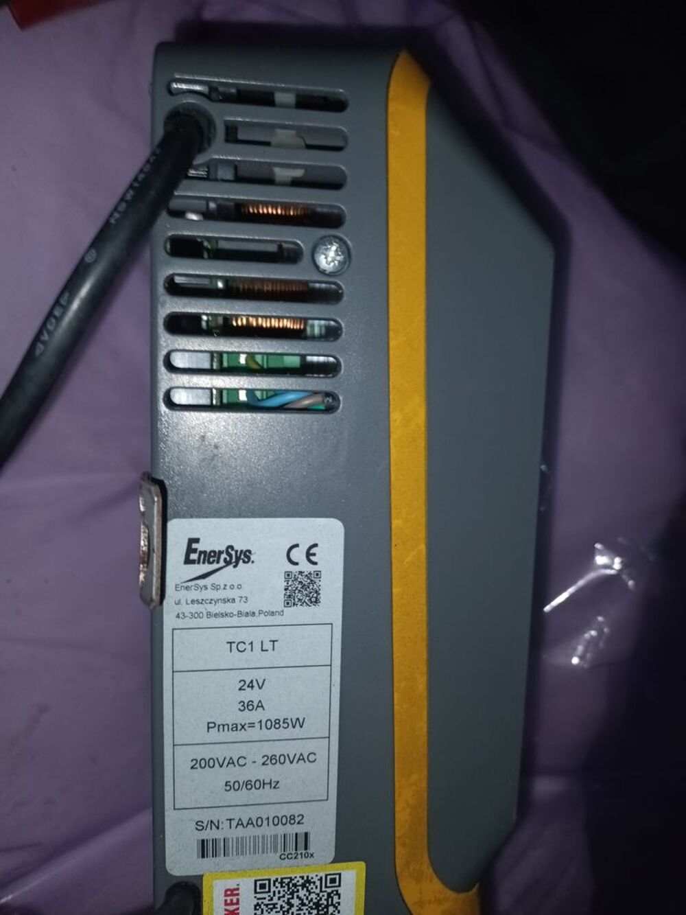 Chargeur de batteries " HAWKER 24VOLTS 1kW MP " Bricolage