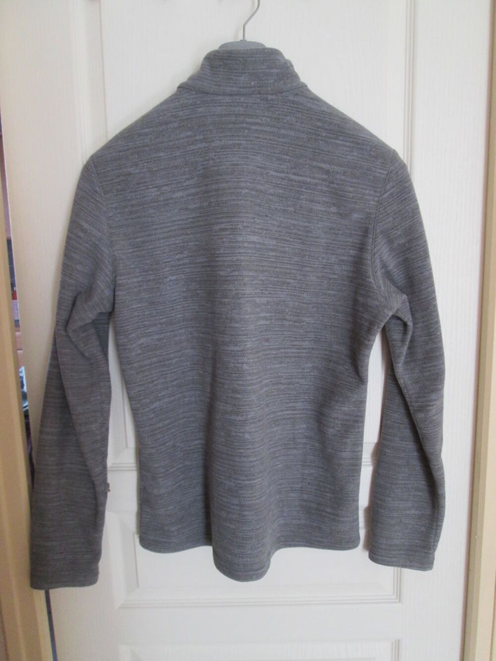 Sweat polaire gris col zipp&eacute; Quechua Decathlon V�tements