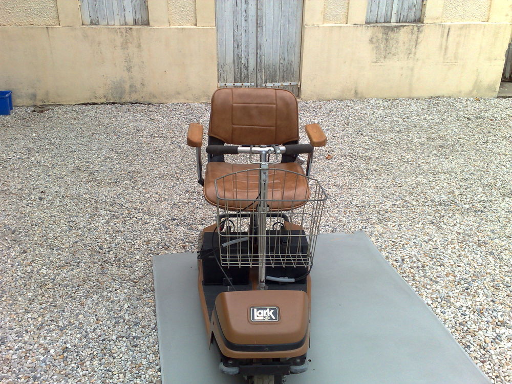 FAUTEUIL ROULANT ELECTRIQUE 3 ROUES Vélos