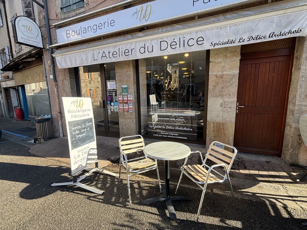   A vendre : FONDS DE COMMERCE ET HABITATION 