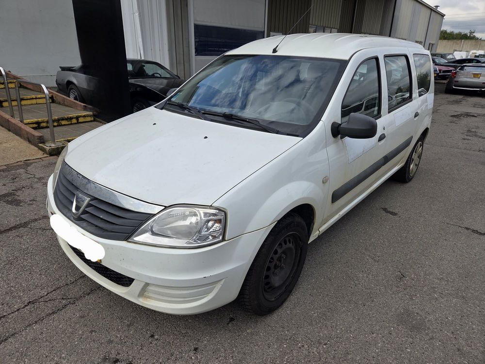 Logan MCV dCi 90 eco2 5 places Black Line 2 Euro 5 2012 occasion 54620 Pierrepont