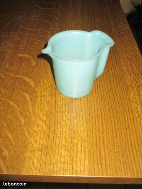 Petit tupperware avec bec verseur tupperware 5 M�rignies (59)