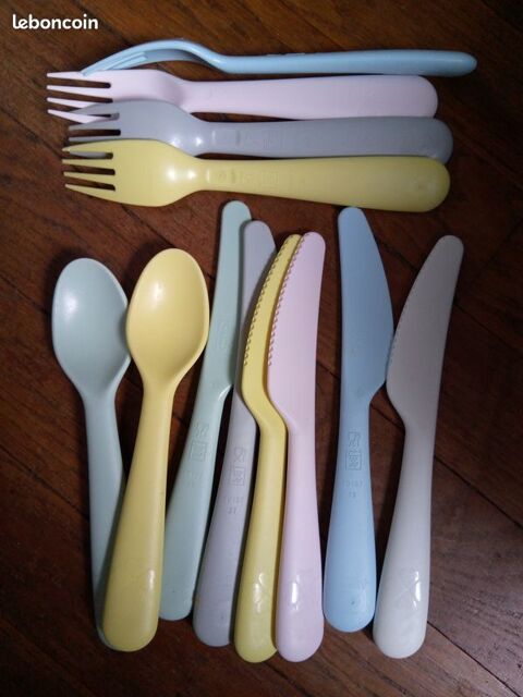 lot couverts ikea plastique 3 Beauchamp (95)