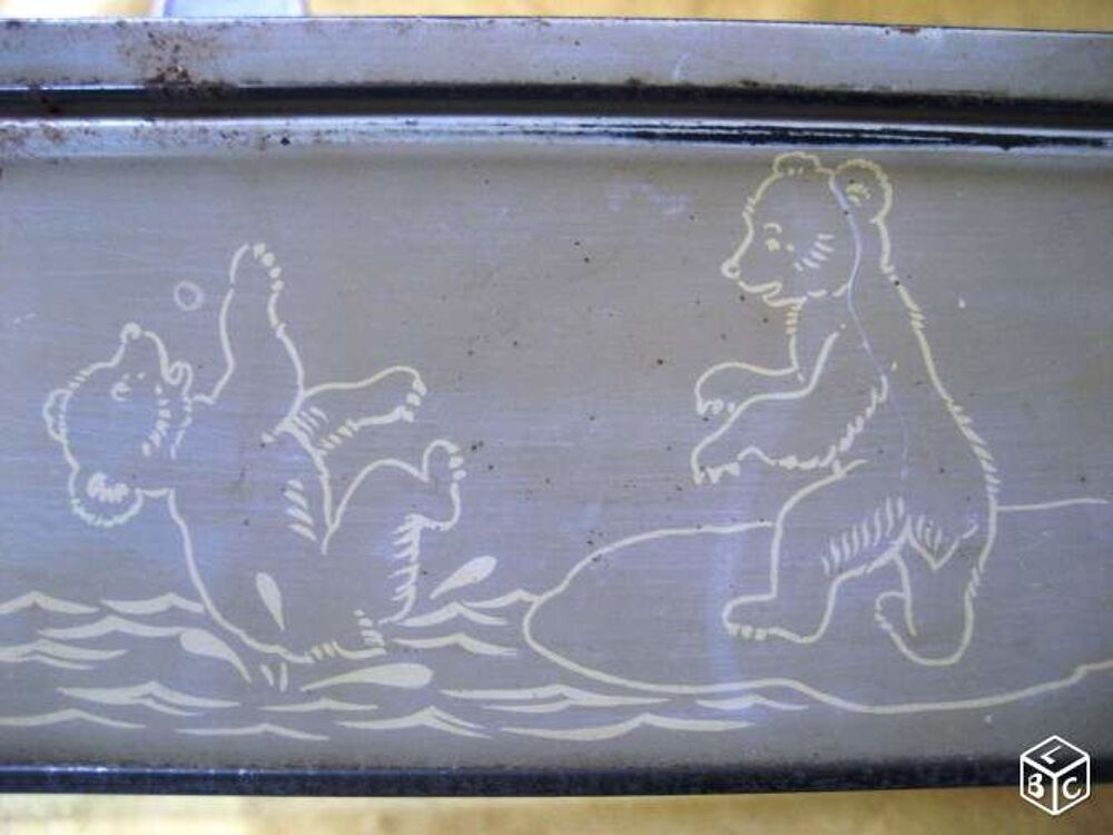 Ancienne boite en t&ocirc;le VAN MELLE 