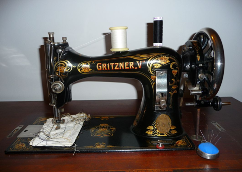 Belle machine à coudre ancienne marque GRITZNER Marseille 9 (13)