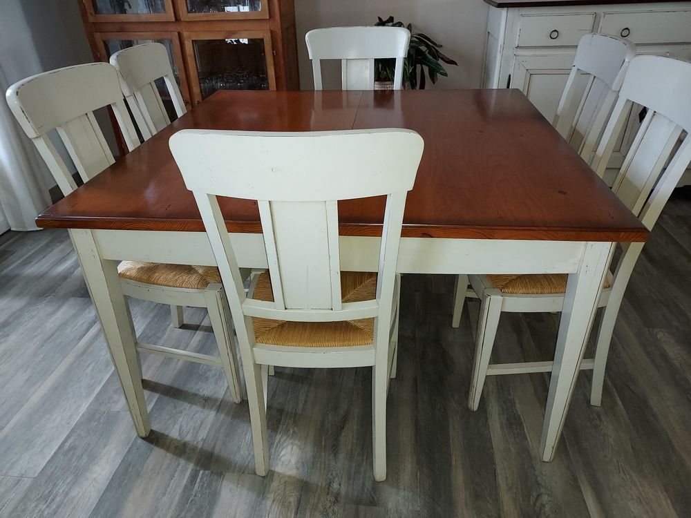 Table et chaises de salle &agrave; manger Meubles