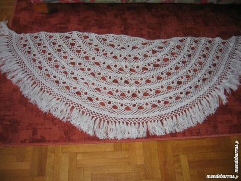 Châle au crochet 8 Le Plessis-Bouchard (95)
