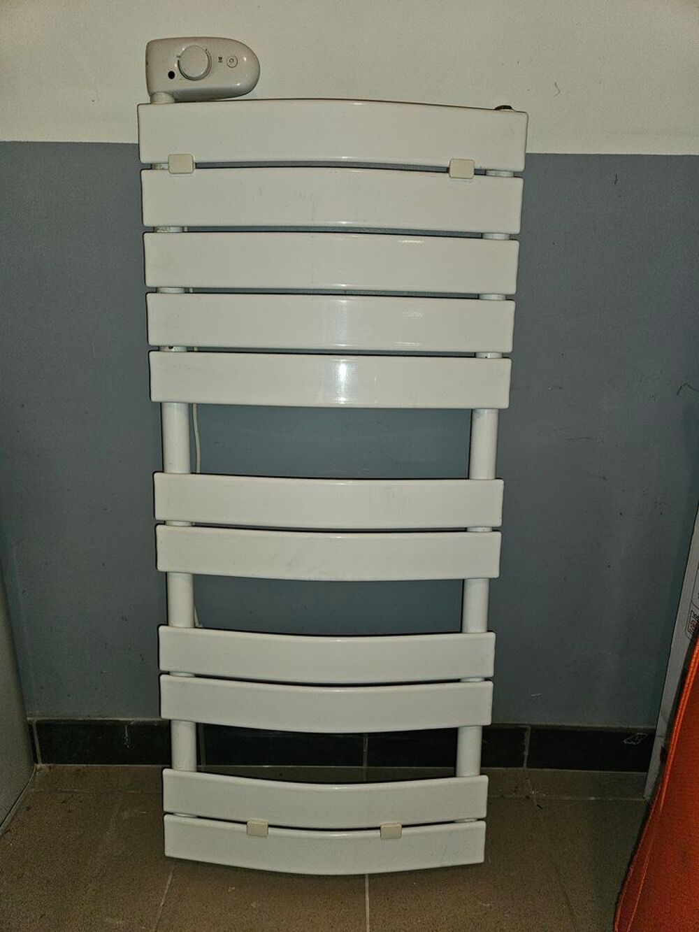 RADIATEUR SECHE SERVIETTE Electroménager