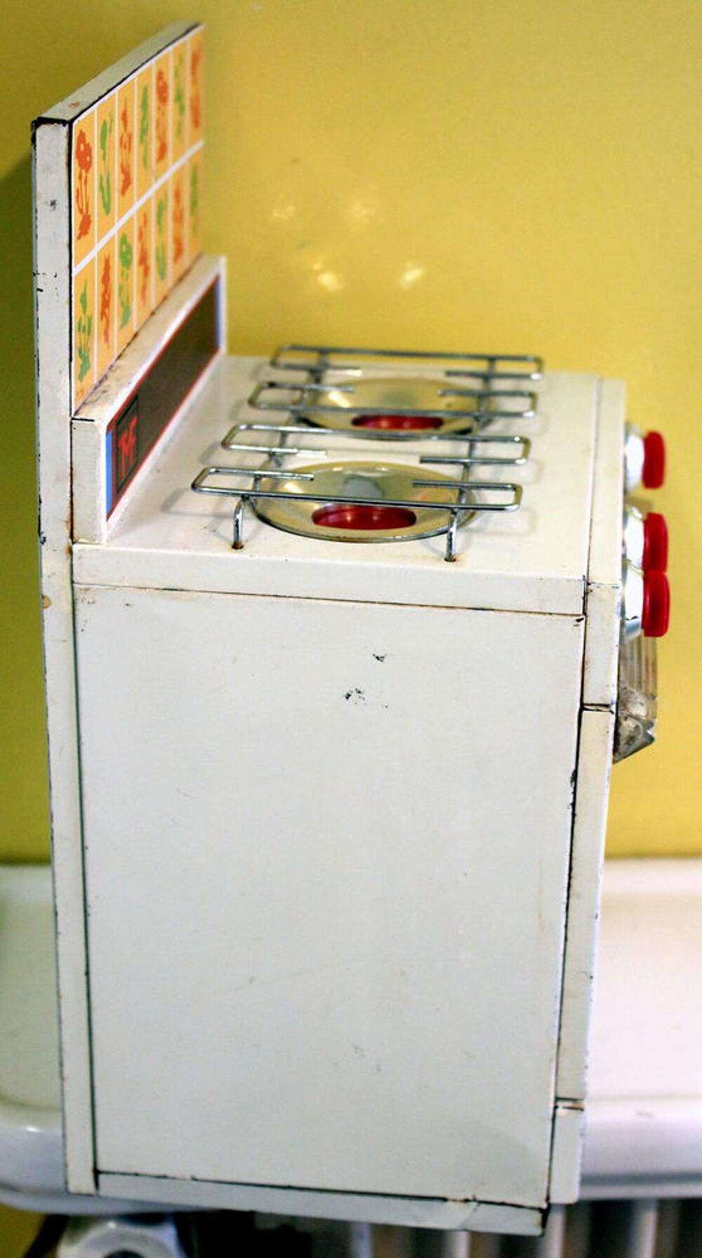 Cuisini&egrave;re &eacute;lectrique TMF dinette poup&eacute;e vintage 60 -70 Jeux / jouets