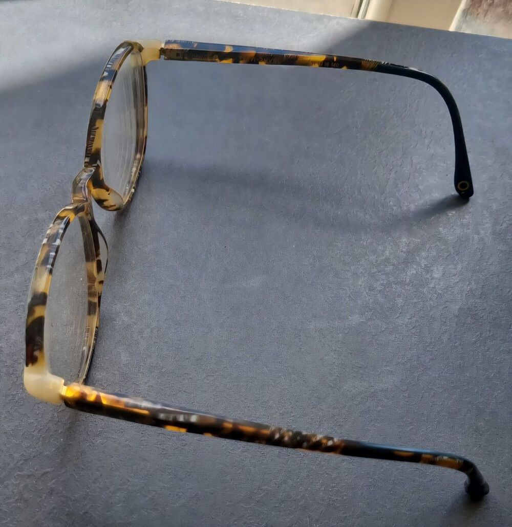 Lunettes de vue &eacute;caille. Marque Etnia Barcelona. TBE Bijoux et montres