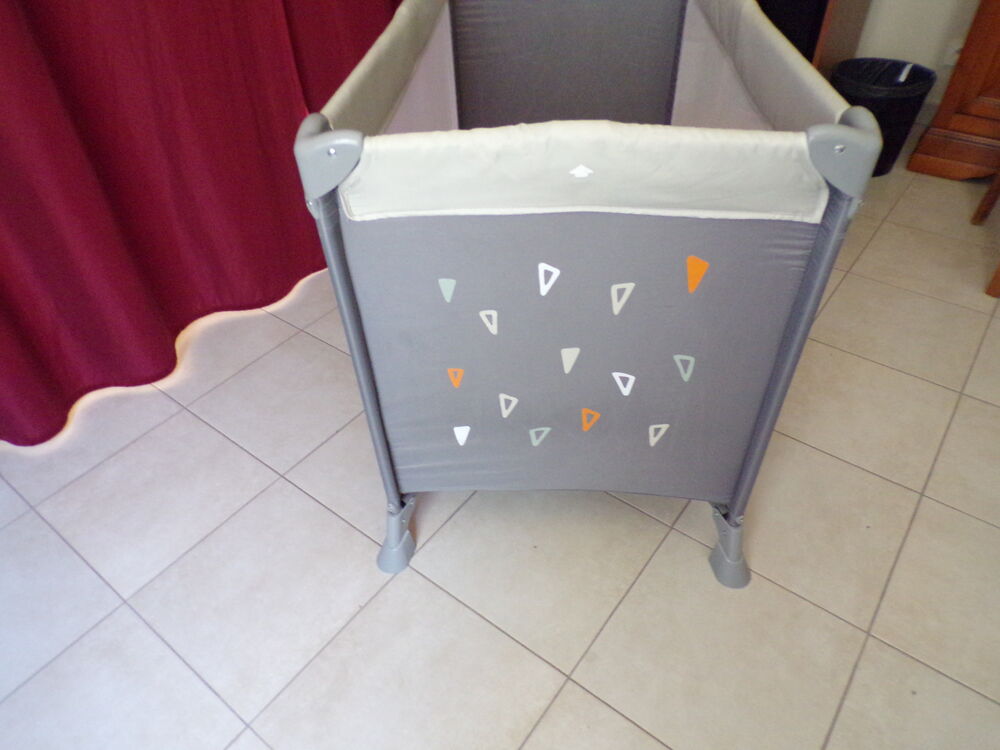 LIT Parapluie safety + draps peu servi chez mamie TB &eacute;tat Mobilier enfants