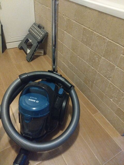 Aspirateur Bosch s�rie 2 sans sac 40 Bastia (20)