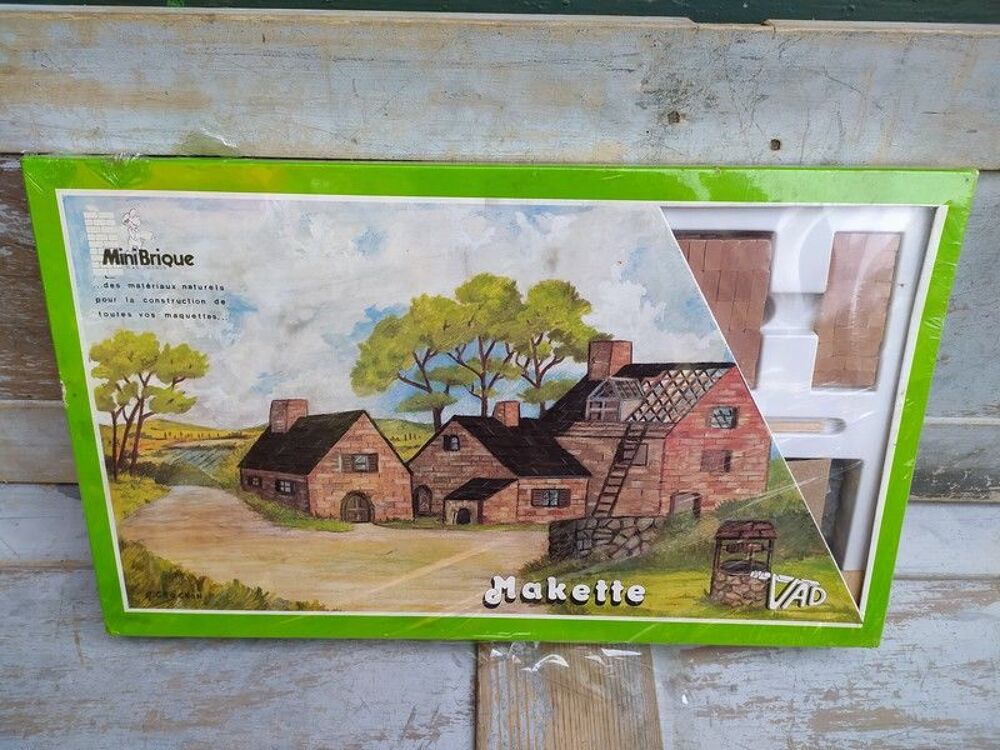 Boite Jeu de Construction Mini Brique Makette VAD France
Jeux / jouets
