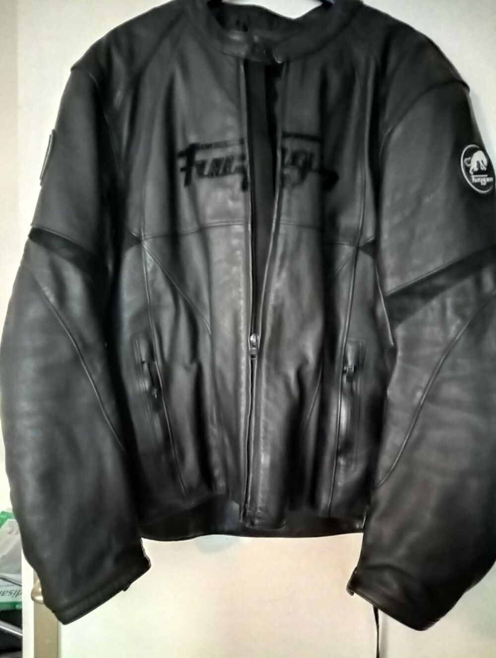 Blouson en cuir homme Furigane 
Grande marque de blouson.. Vêtements