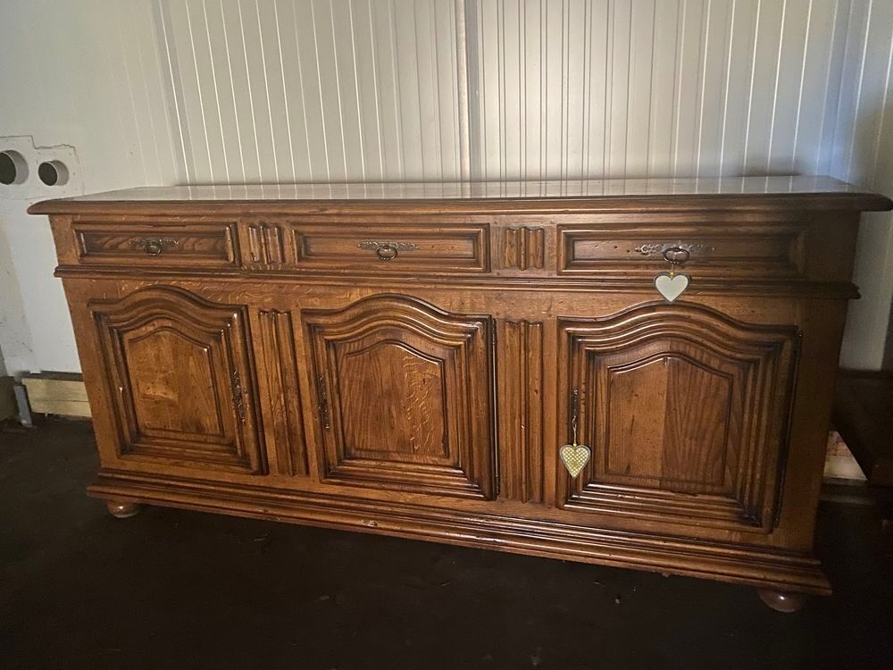 Buffet de salle &agrave; manger en ch&ecirc;ne massif TBE 
Meubles