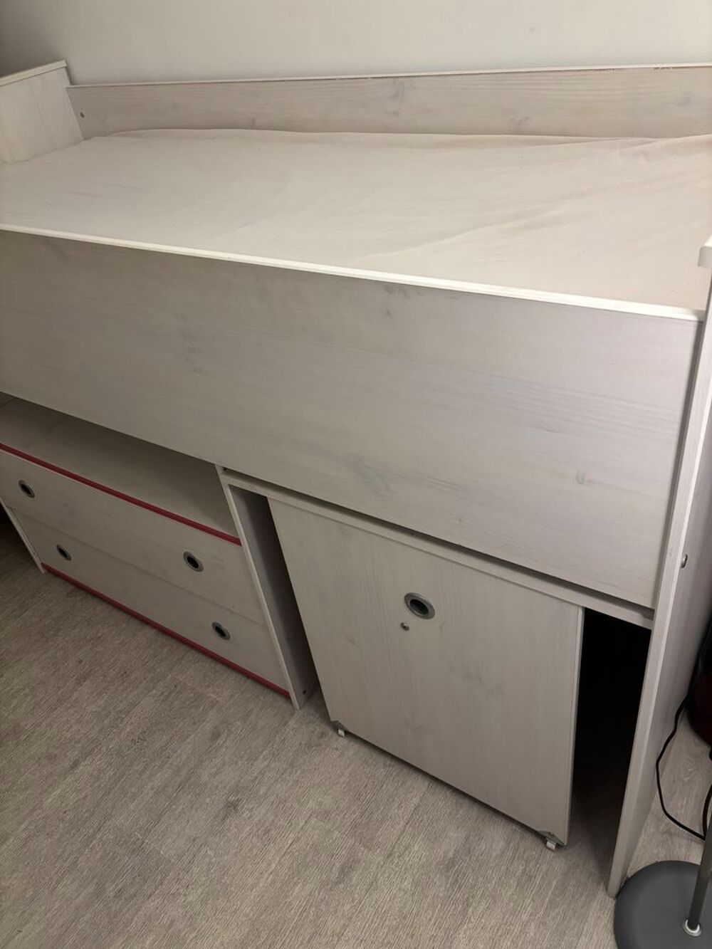 Lit combin&eacute; :bureau Mobilier enfants