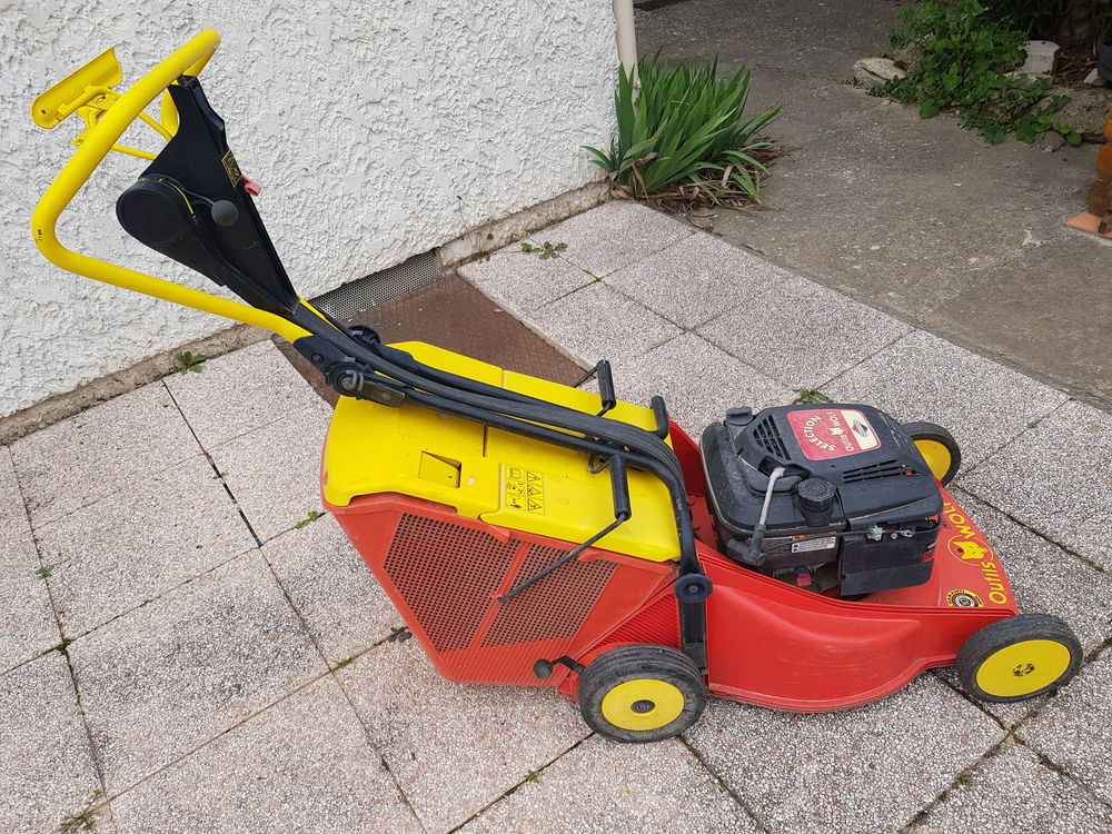 tondeuse a gazon autotract&eacute;e Jardin
