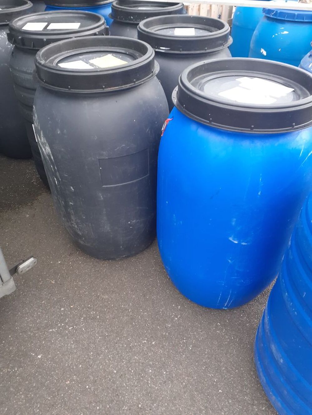 Bidon,fut,tonneau,r&eacute;cup&eacute;rateur 250 l ALIMENTAIRE+couvercle Bricolage