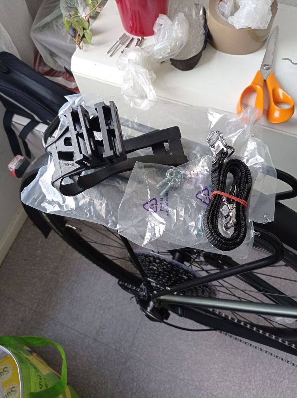 Calle pieds v&eacute;lo Vélos
