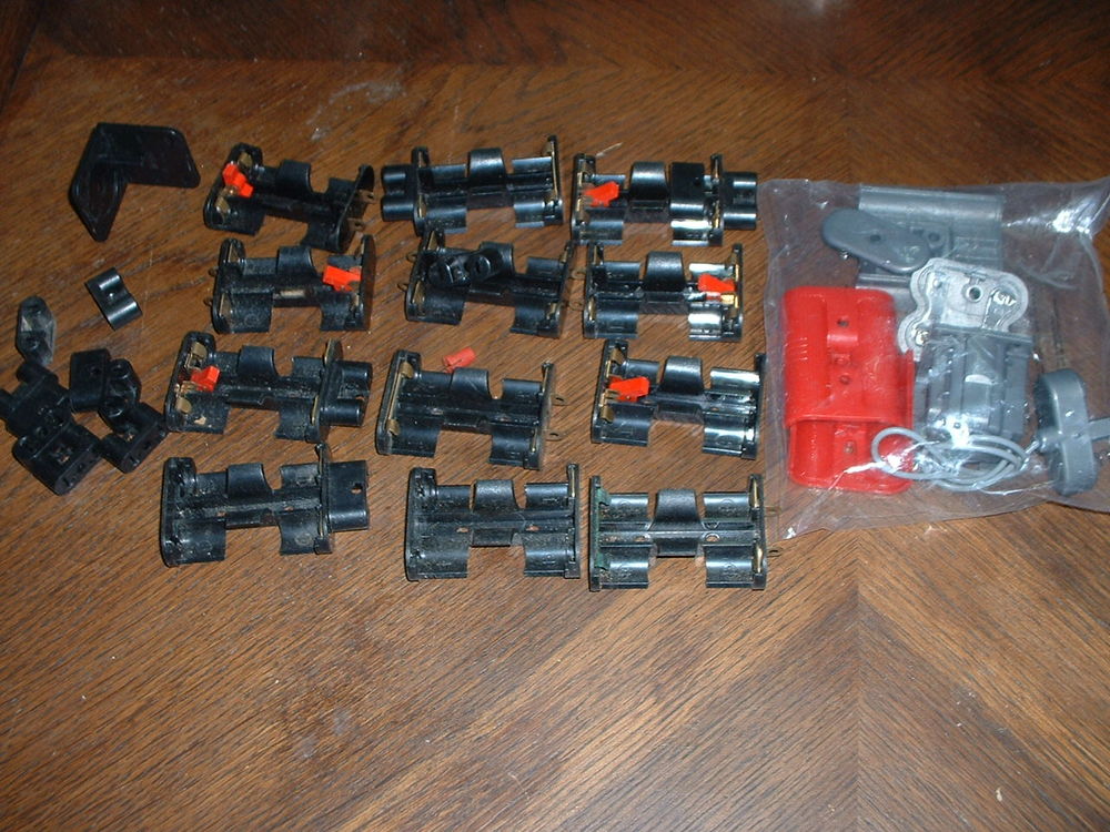 Pi&egrave;ces d&eacute;tach&eacute;es pour v&eacute;hicules t&eacute;l&eacute;command&eacute;s M&eacute;cano. Jeux / jouets