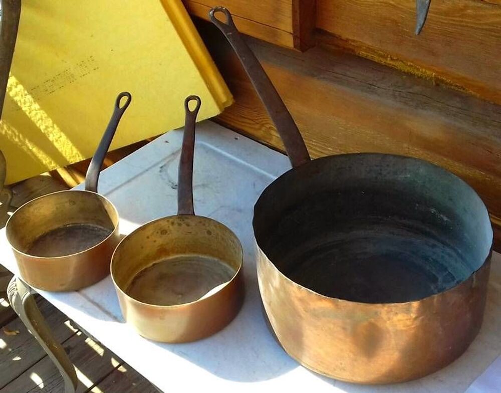 lot de 3 casseroles anciennes en cuivre massif Décoration
