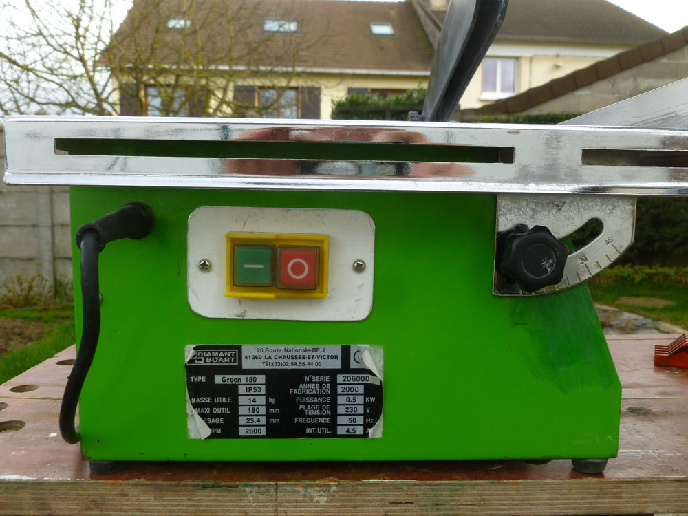 Tron&ccedil;onneuse &agrave; carrelage Bricolage