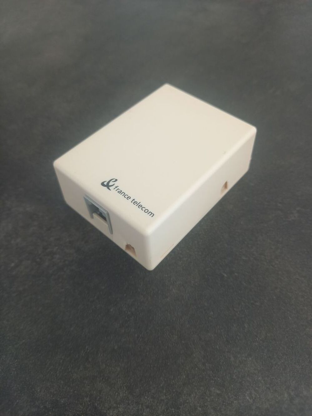 Prise RJ11 t&eacute;l&eacute;phone ou autre Bricolage