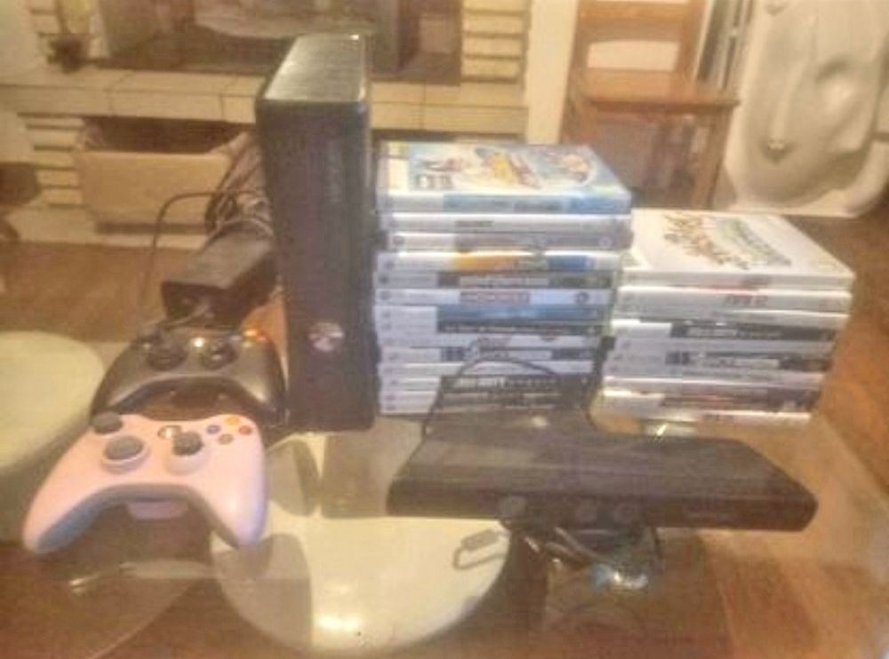 Xbos360 + kinect + 25 jeux Consoles et jeux vidéos