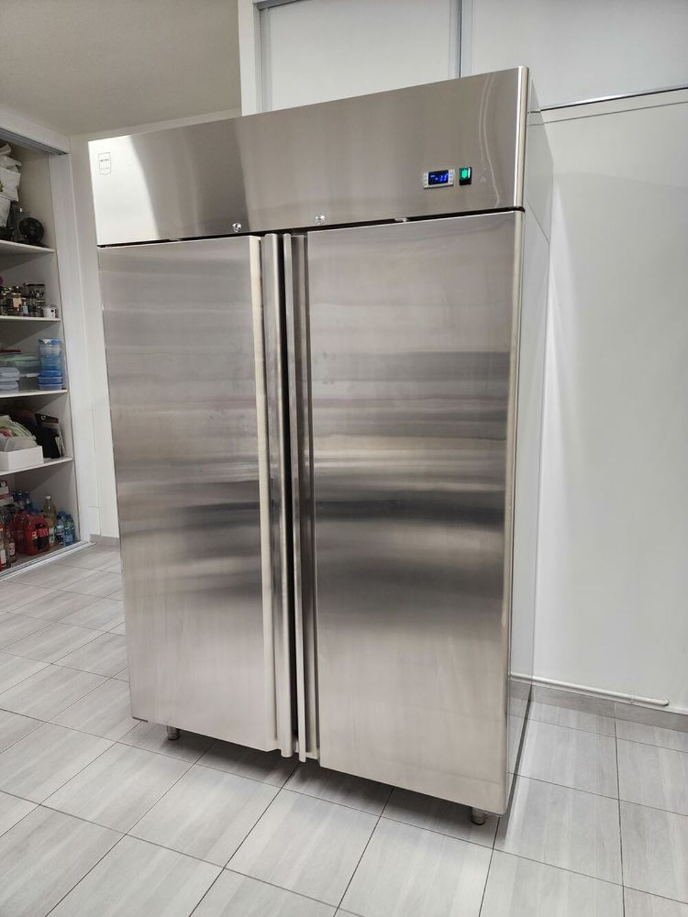 Cong&eacute;lateur Armoire Professionnel METRO 1400 L Electroménager