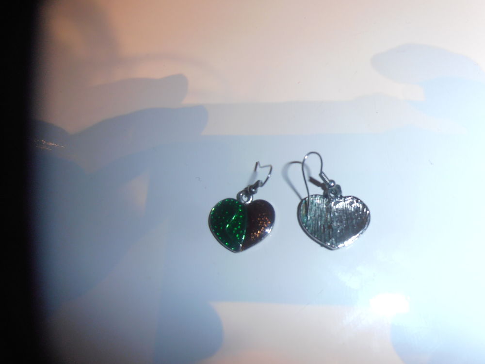 Boucles d'oreilles coeurs &eacute;maill&eacute;s 17 (28b) Bijoux et montres