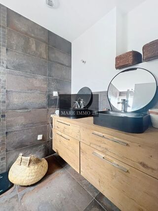  Villa  vendre 6 pices 210 m