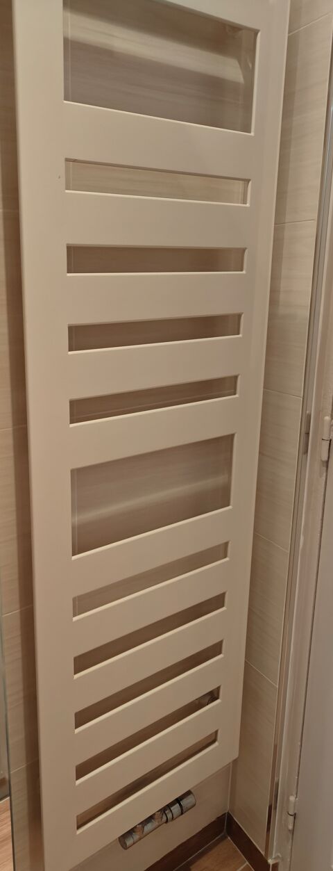RADIATEUR SECHE SERVIETTES 200 Paris 18 (75)