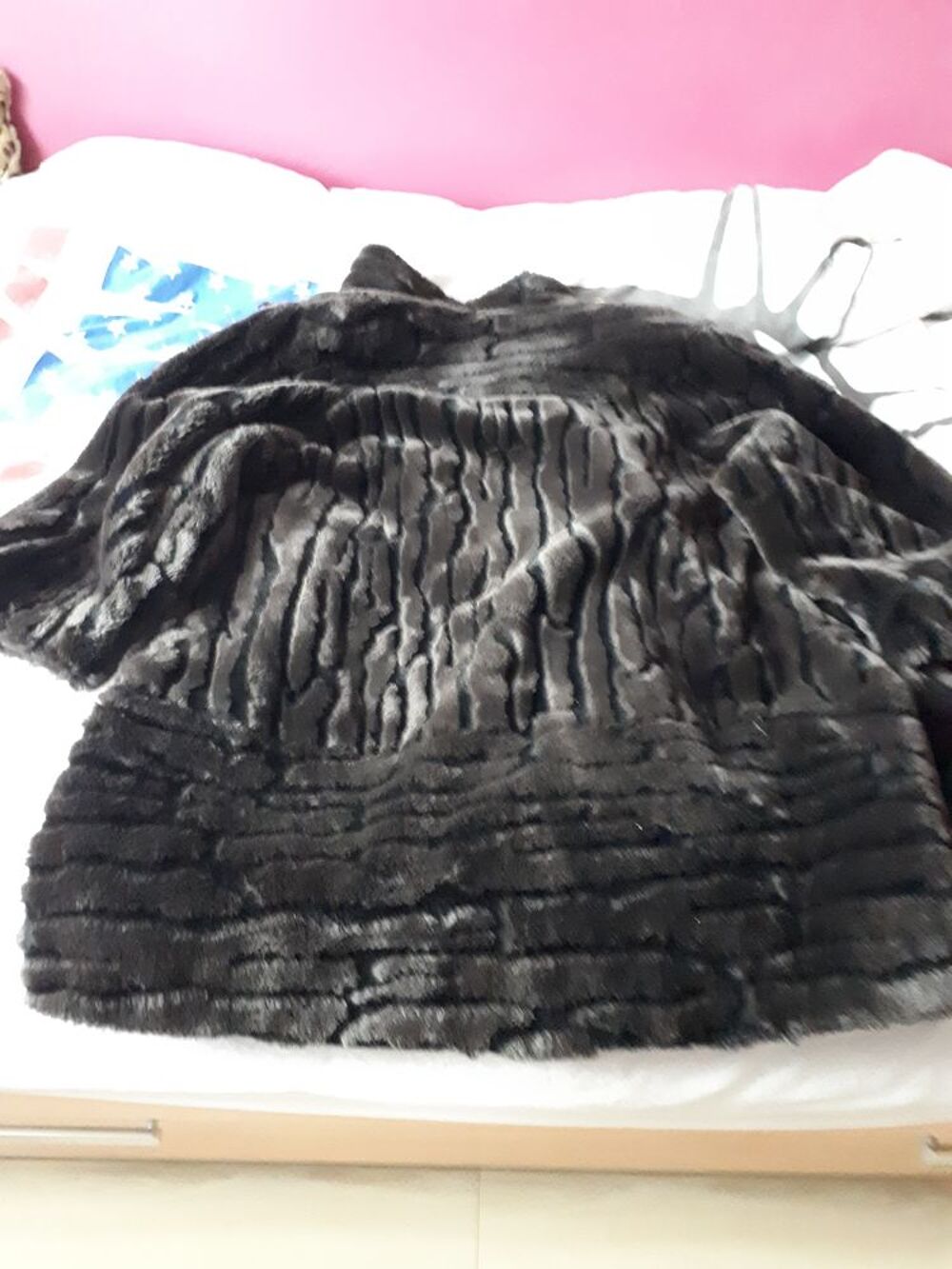 Joli manteau - imitation fourrure Vêtements