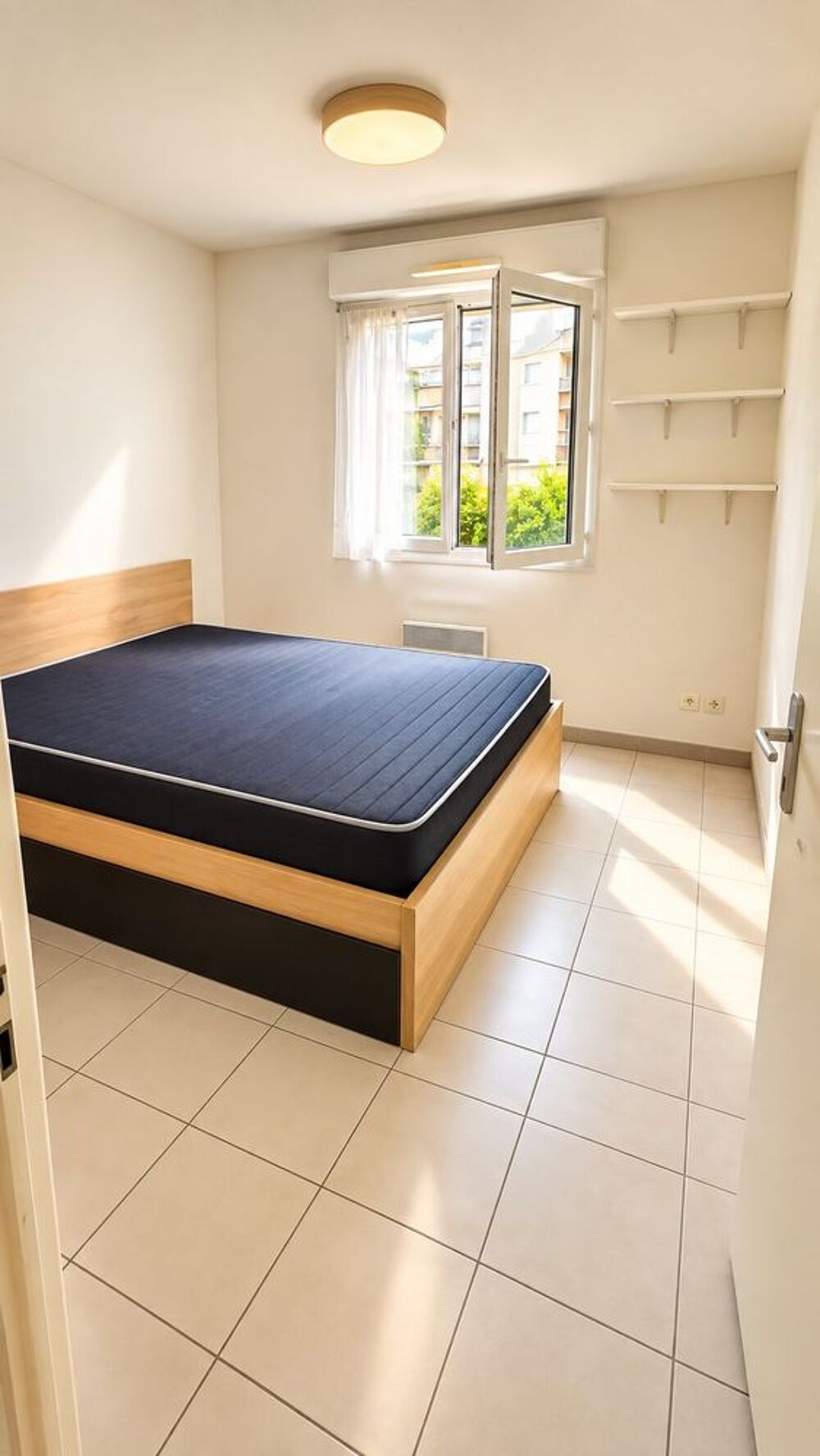 Location Appartement Lognes ? 2 pièces meublé, balcon et parking, eau comprise Lognes