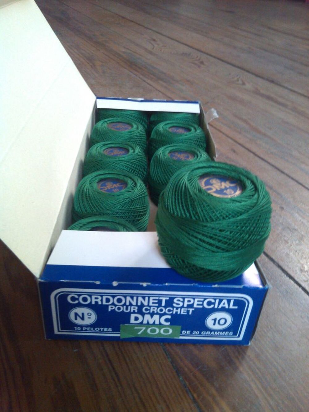 Pelotes de coton DMC Cordonnet N&deg;10 / Vert prairie n&deg; 700 Décoration