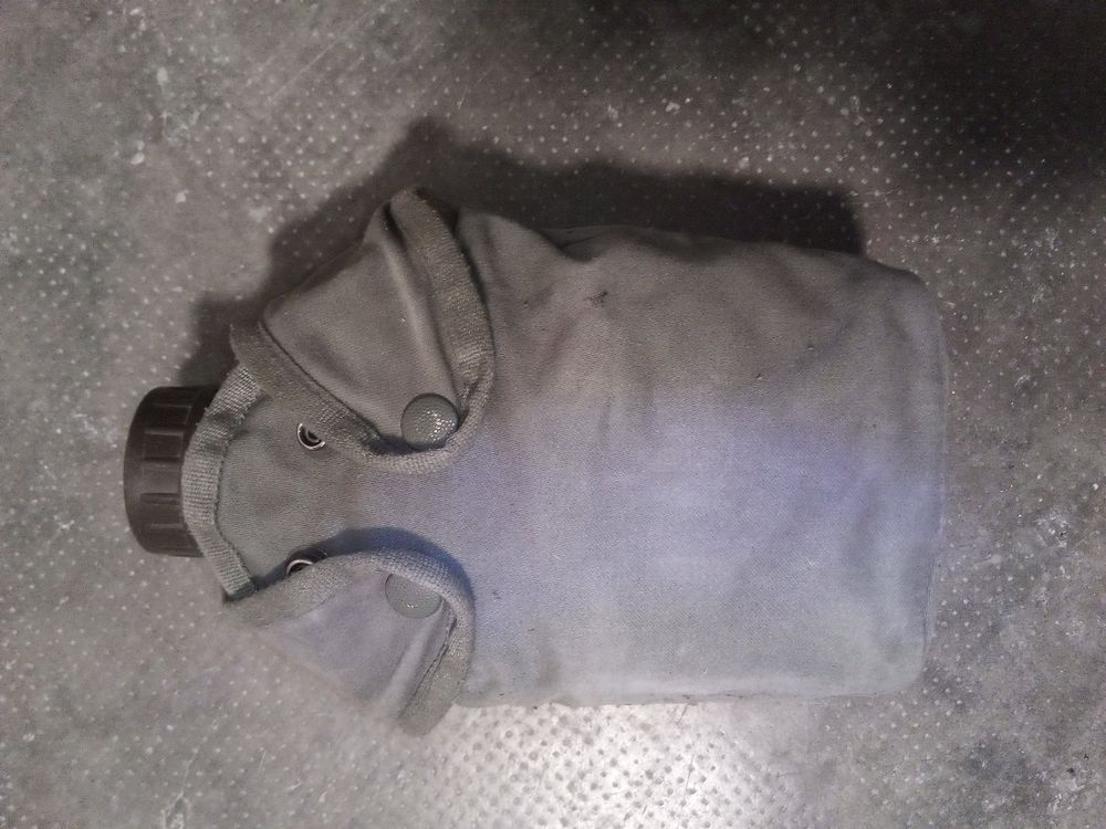 Gourde quart et sacoche militaire 