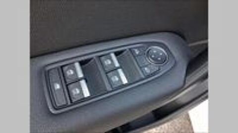 Captur mild hybrid 140 Techno fast track 2024 occasion 91700 Sainte-Genevi&egrave;ve-des-Bois