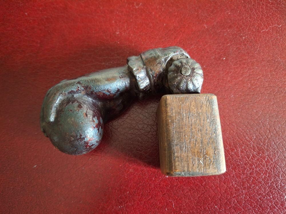 Heurtoir de porte en fonte de fer XIX&egrave; si&egrave;cle ou avant Décoration