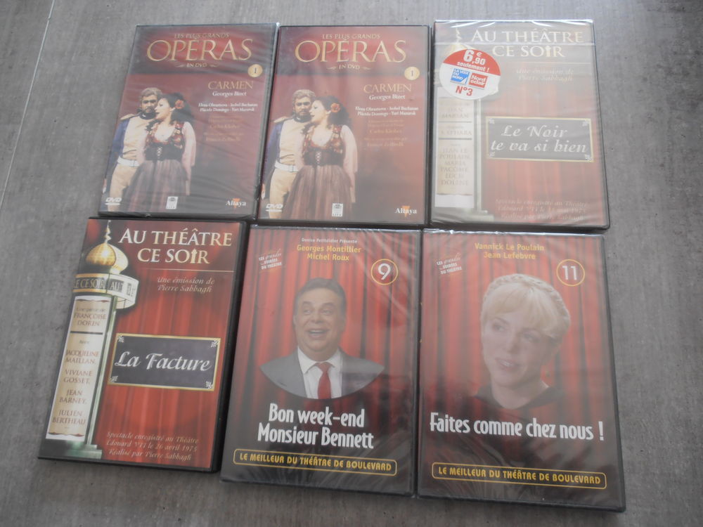 Lot de 32 dvd de th&eacute;&acirc;tre. DVD et blu-ray