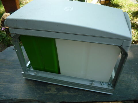 Poubelle cuisine �quip� sur chariot 35 Castres (81)