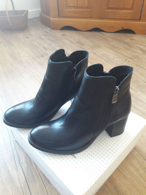 Vends boots Jonak noir 38 60 Charenton-le-Pont (94)